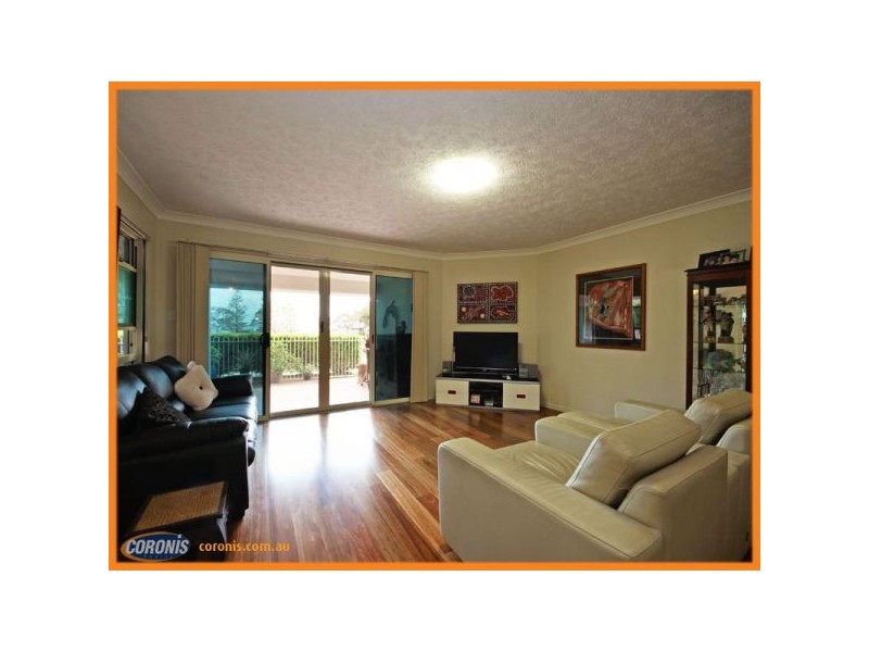 1/55 Landsborough Avenue, Scarborough QLD 4020