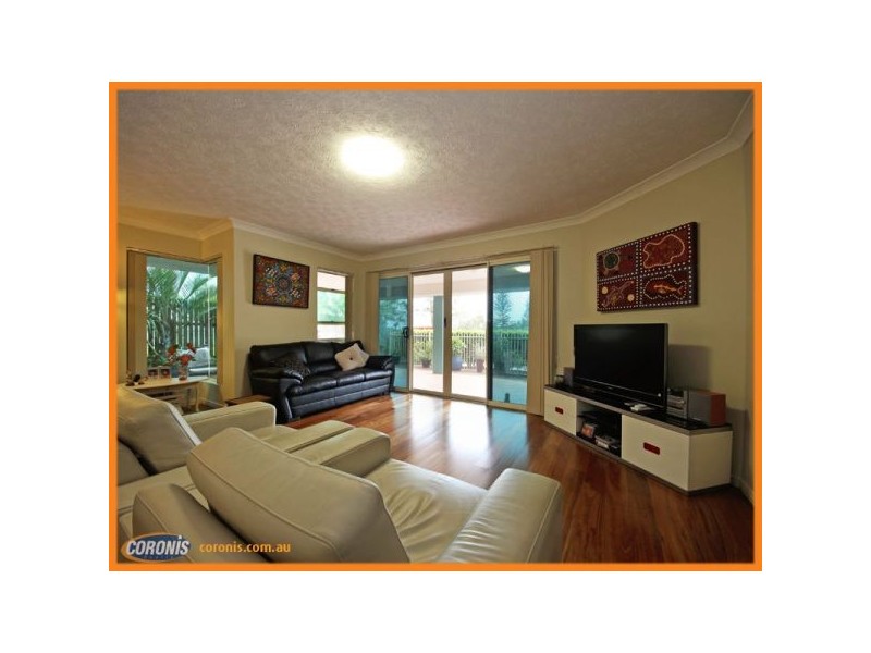 1/55 Landsborough Avenue, Scarborough QLD 4020