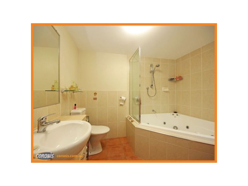 1/55 Landsborough Avenue, Scarborough QLD 4020