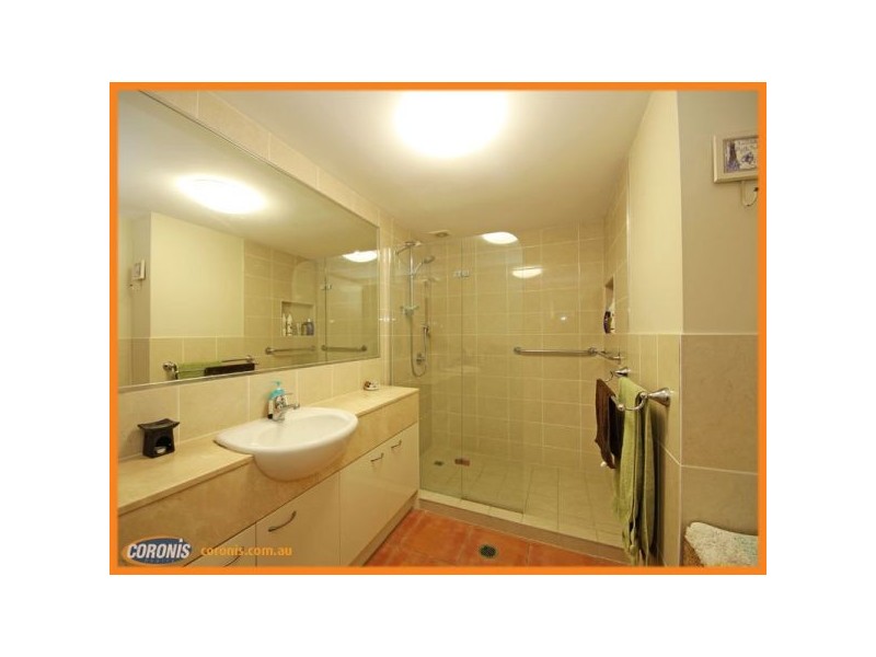 1/55 Landsborough Avenue, Scarborough QLD 4020