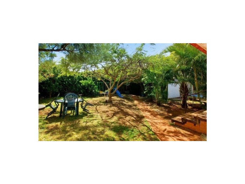32 Dunns Terrace, Scarborough QLD 4020