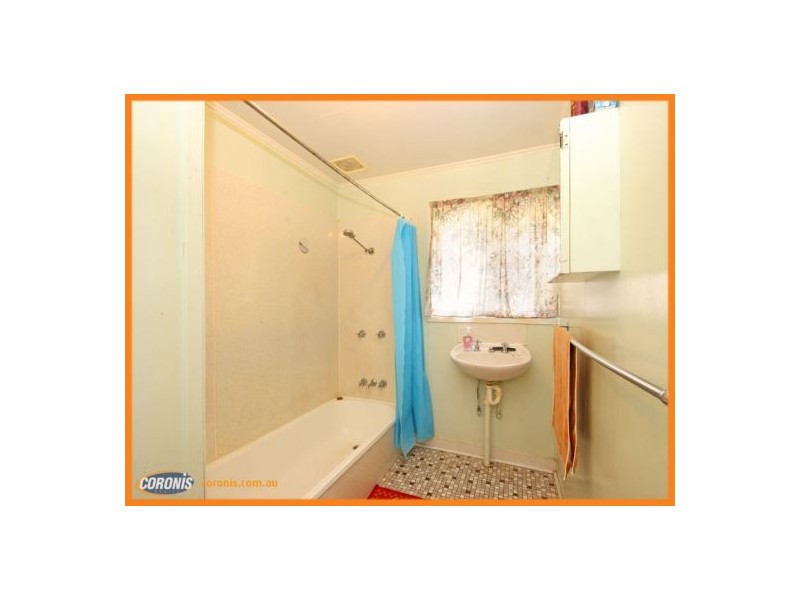 1 Wallace Street, Redcliffe QLD 4020