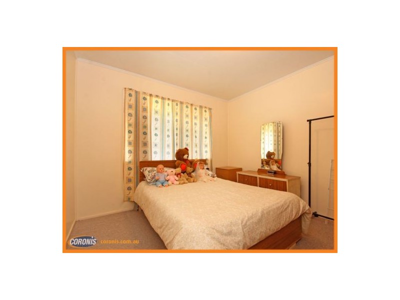 1 Wallace Street, Redcliffe QLD 4020