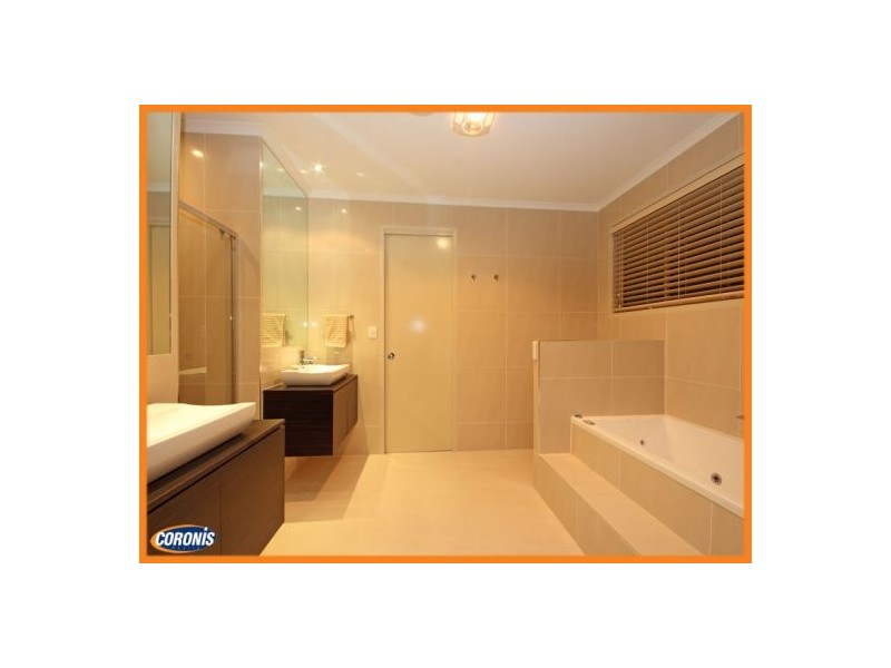 7 Freya Court, Newport QLD 4020