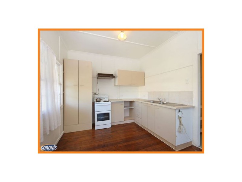 6 Caroline Street, Woody Point QLD 4019