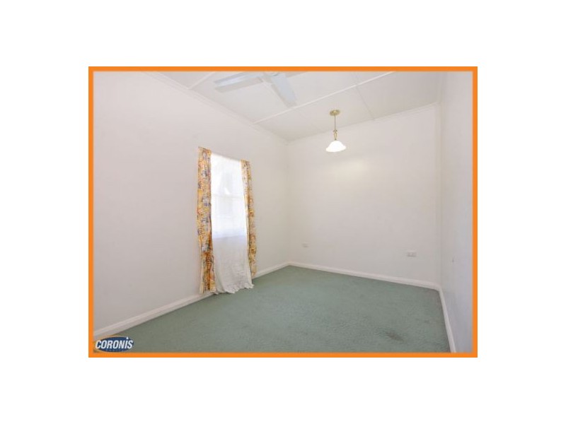 6 Caroline Street, Woody Point QLD 4019