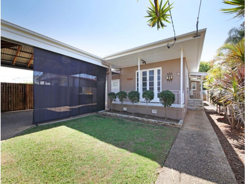 4 Garnet Street, Scarborough QLD 4020