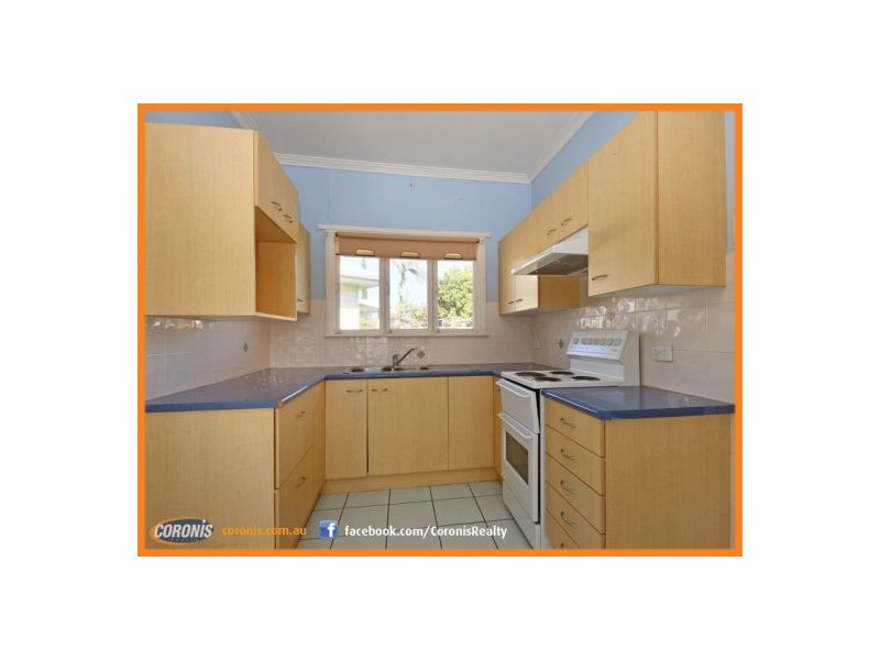 33 Scarborough Road, Redcliffe QLD 4020