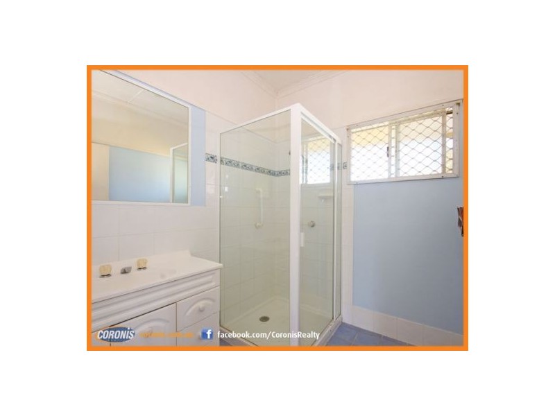 33 Scarborough Road, Redcliffe QLD 4020