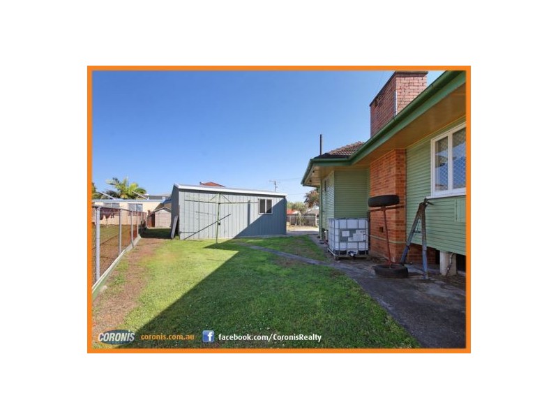 33 Scarborough Road, Redcliffe QLD 4020