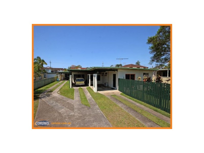 1/4 Longland Street, Redcliffe QLD 4020