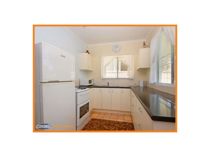 1/4 Longland Street, Redcliffe QLD 4020