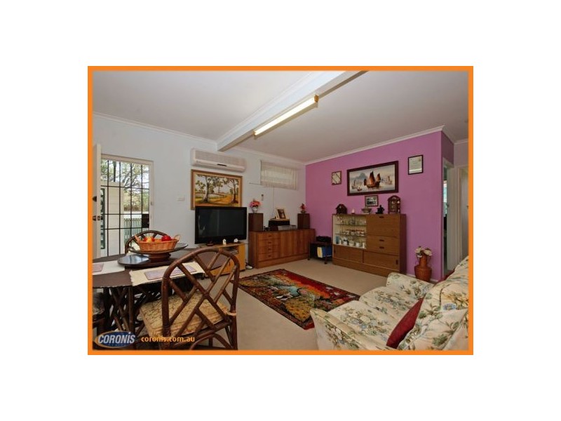 1/4 Longland Street, Redcliffe QLD 4020