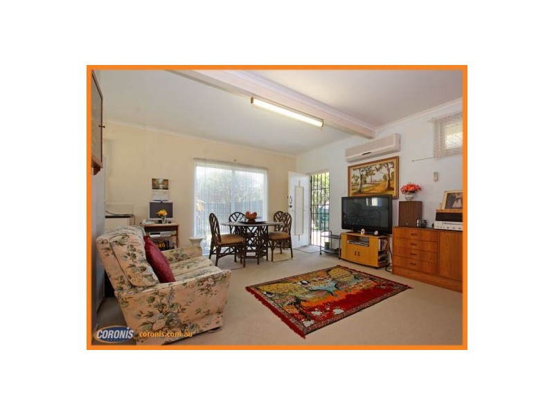 1/4 Longland Street, Redcliffe QLD 4020