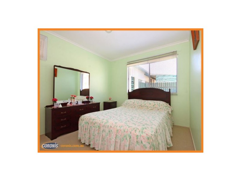 1/4 Longland Street, Redcliffe QLD 4020