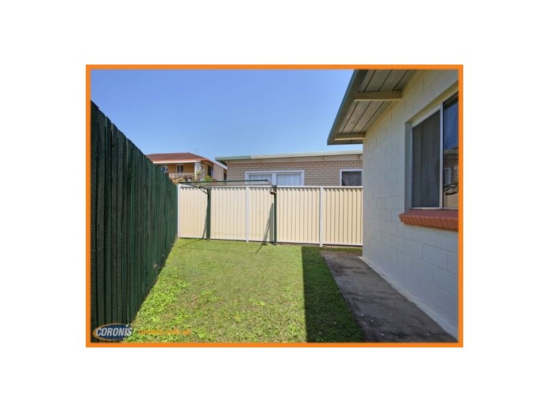 1/4 Longland Street, Redcliffe QLD 4020