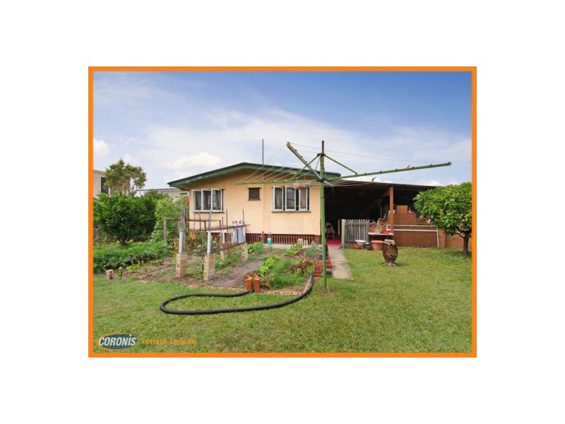 6 Redbank Road, Redcliffe QLD 4020