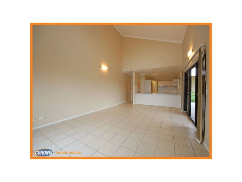 2/12 Landsborough Avenue, Scarborough QLD 4020