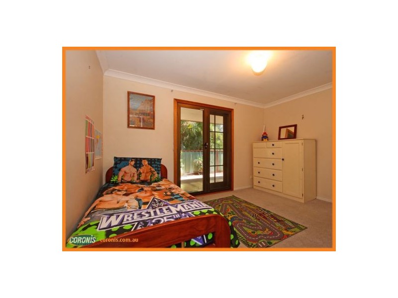 4 Thompson Crescent, Clontarf QLD 4019