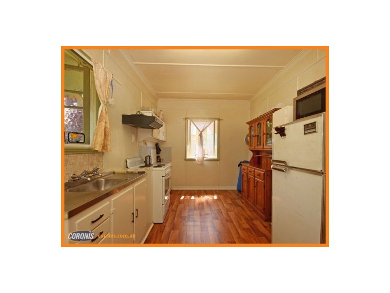 33 Baldwin Street, Redcliffe QLD 4020