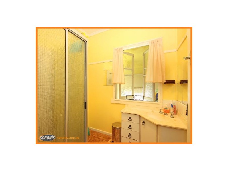 33 Baldwin Street, Redcliffe QLD 4020