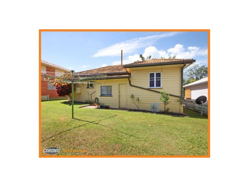 33 Baldwin Street, Redcliffe QLD 4020