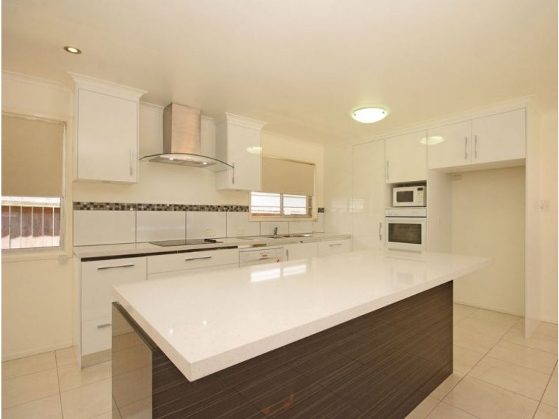 18 Lilla Street, Woody Point QLD 4019