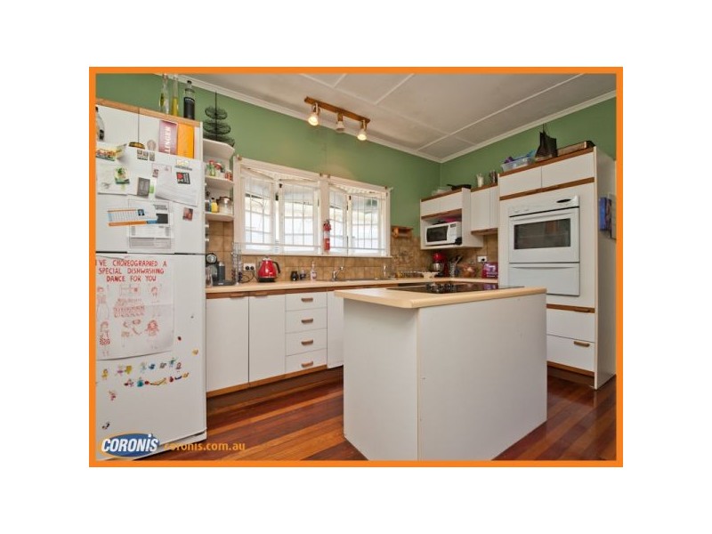 17 McLennan Street, Woody Point QLD 4019