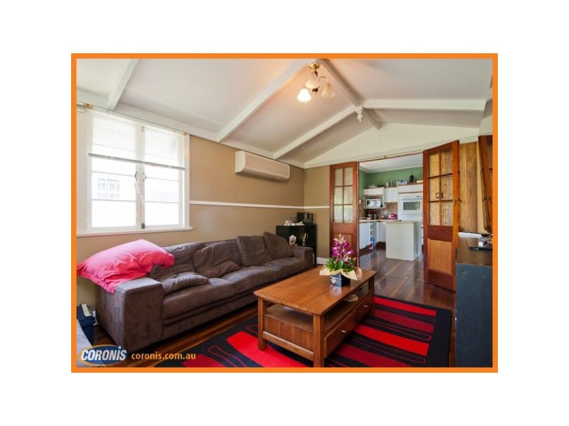 17 McLennan Street, Woody Point QLD 4019