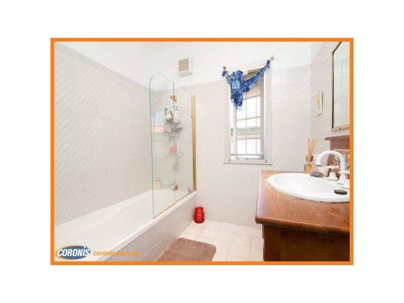 17 McLennan Street, Woody Point QLD 4019