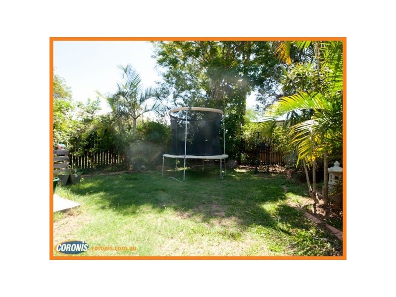 17 McLennan Street, Woody Point QLD 4019