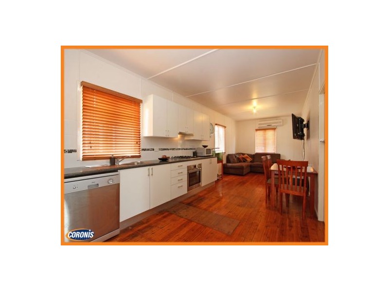 20 Inglis Street, Woody Point QLD 4019