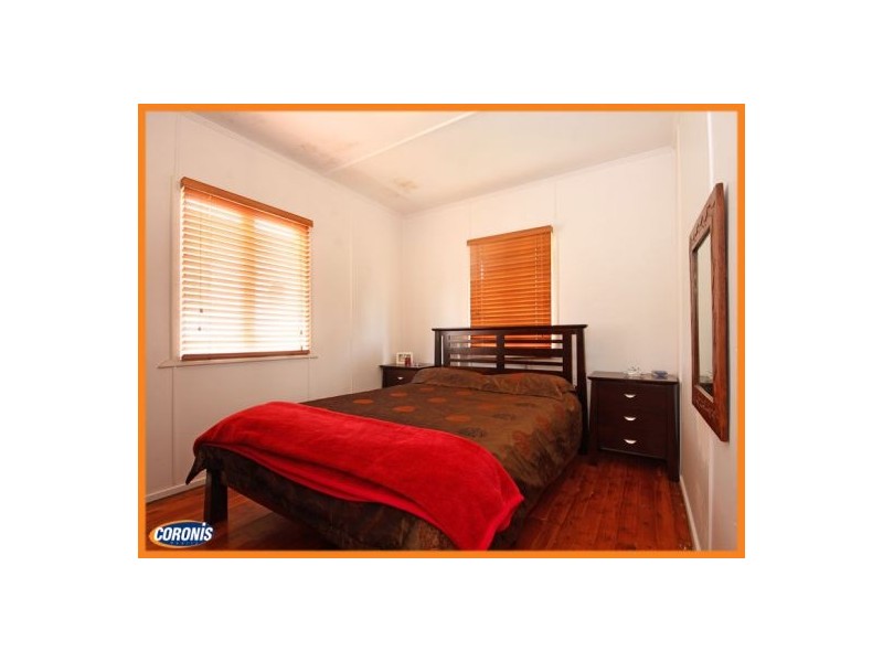 20 Inglis Street, Woody Point QLD 4019