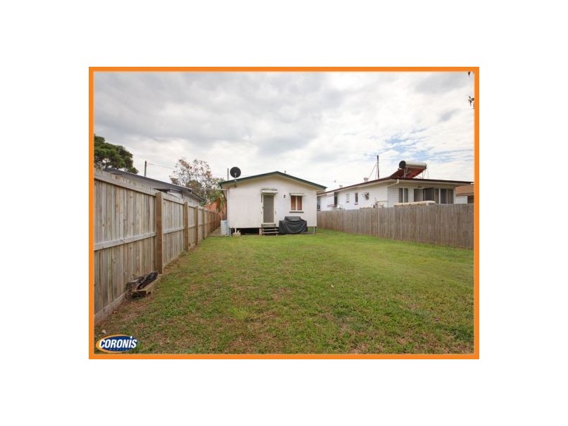 20 Inglis Street, Woody Point QLD 4019