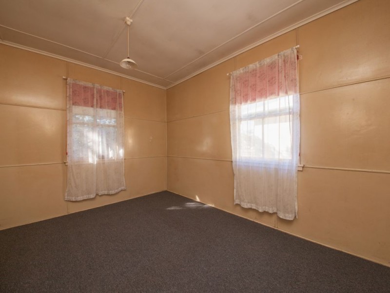 9 Livermore Street, Redcliffe QLD 4020