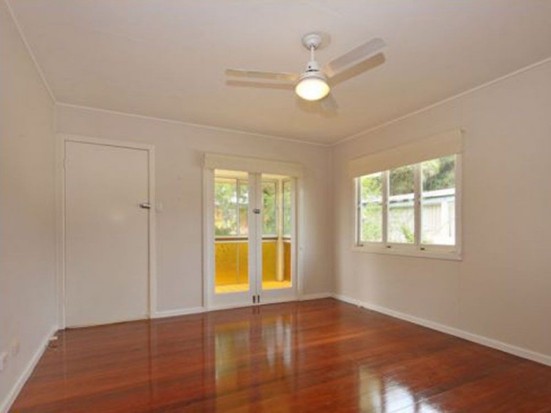 8 Windsor Street, Margate QLD 4019