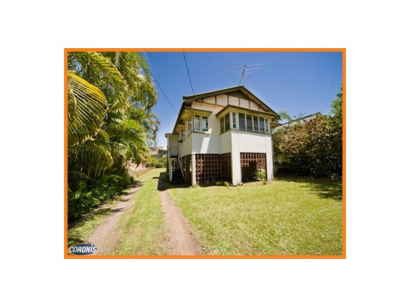 11 Ellen Street, Woody Point QLD 4019