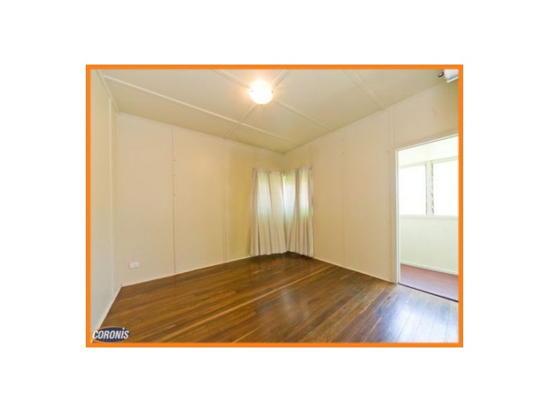 11 Ellen Street, Woody Point QLD 4019