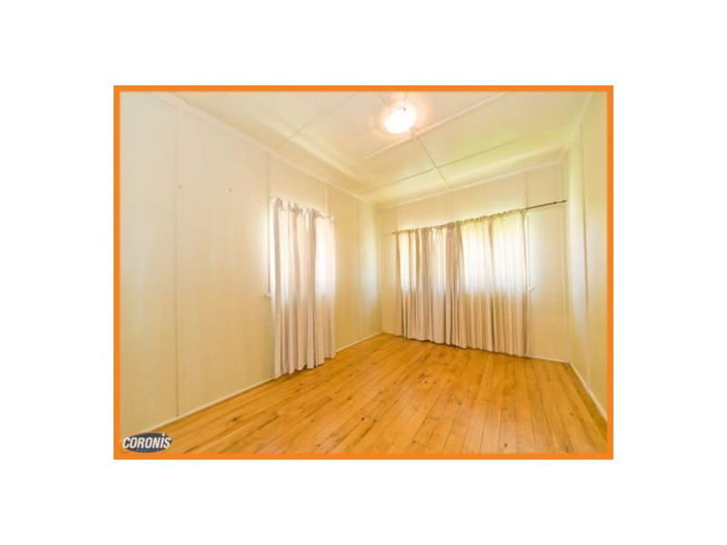 11 Ellen Street, Woody Point QLD 4019