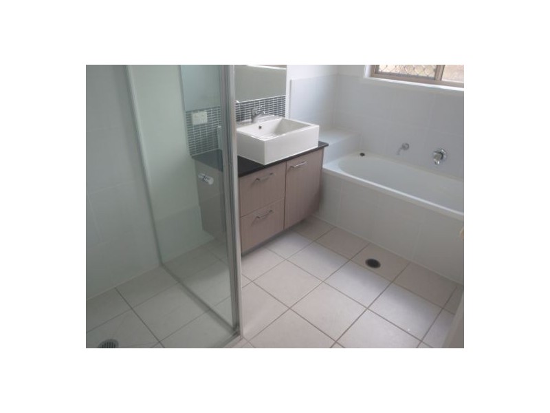 9 Freeman Street, North Lakes QLD 4509