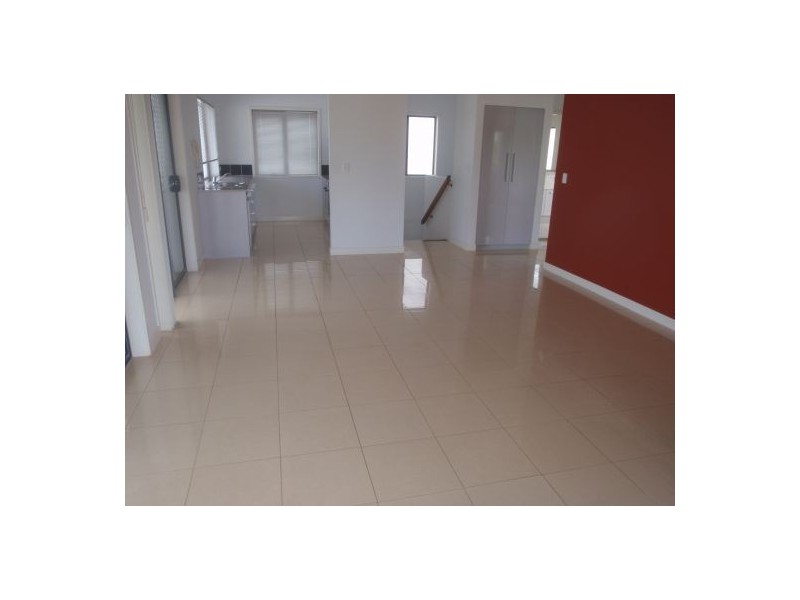 1/3 Macdonnell Road, Margate QLD 4019