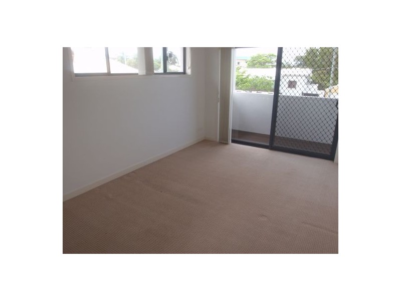 1/3 Macdonnell Road, Margate QLD 4019