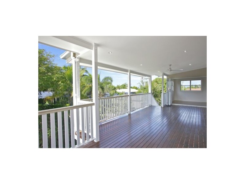 22A Seaville Avenue, Scarborough QLD 4020