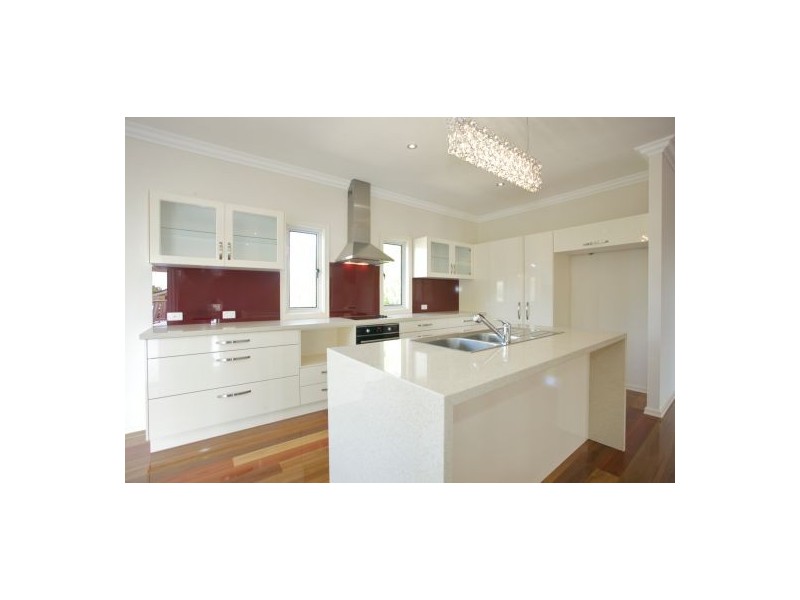 22A Seaville Avenue, Scarborough QLD 4020