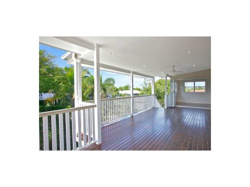 22A Seaville Avenue, Scarborough QLD 4020