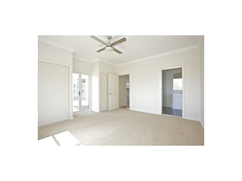 22A Seaville Avenue, Scarborough QLD 4020