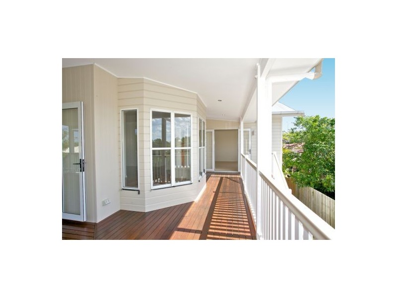 22A Seaville Avenue, Scarborough QLD 4020