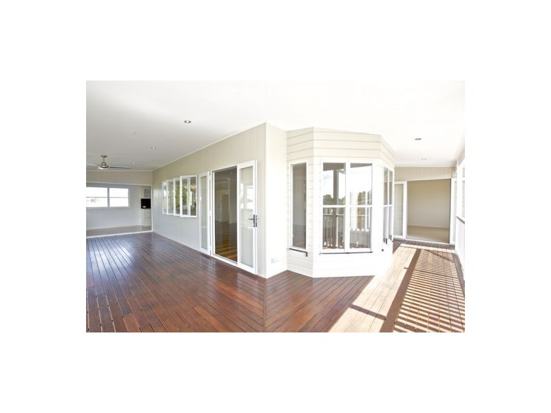 22A Seaville Avenue, Scarborough QLD 4020