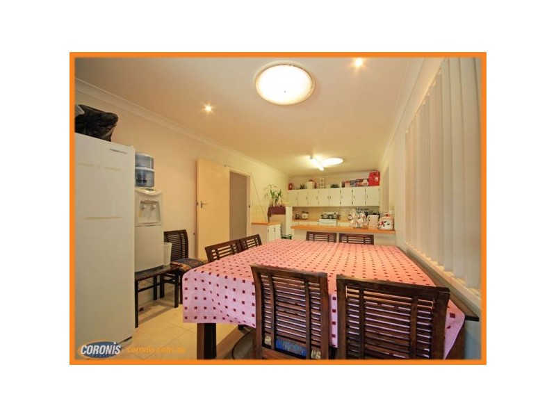 8 Amanda Street, Scarborough QLD 4020