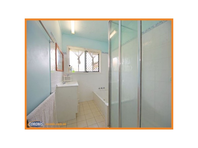 8 Amanda Street, Scarborough QLD 4020